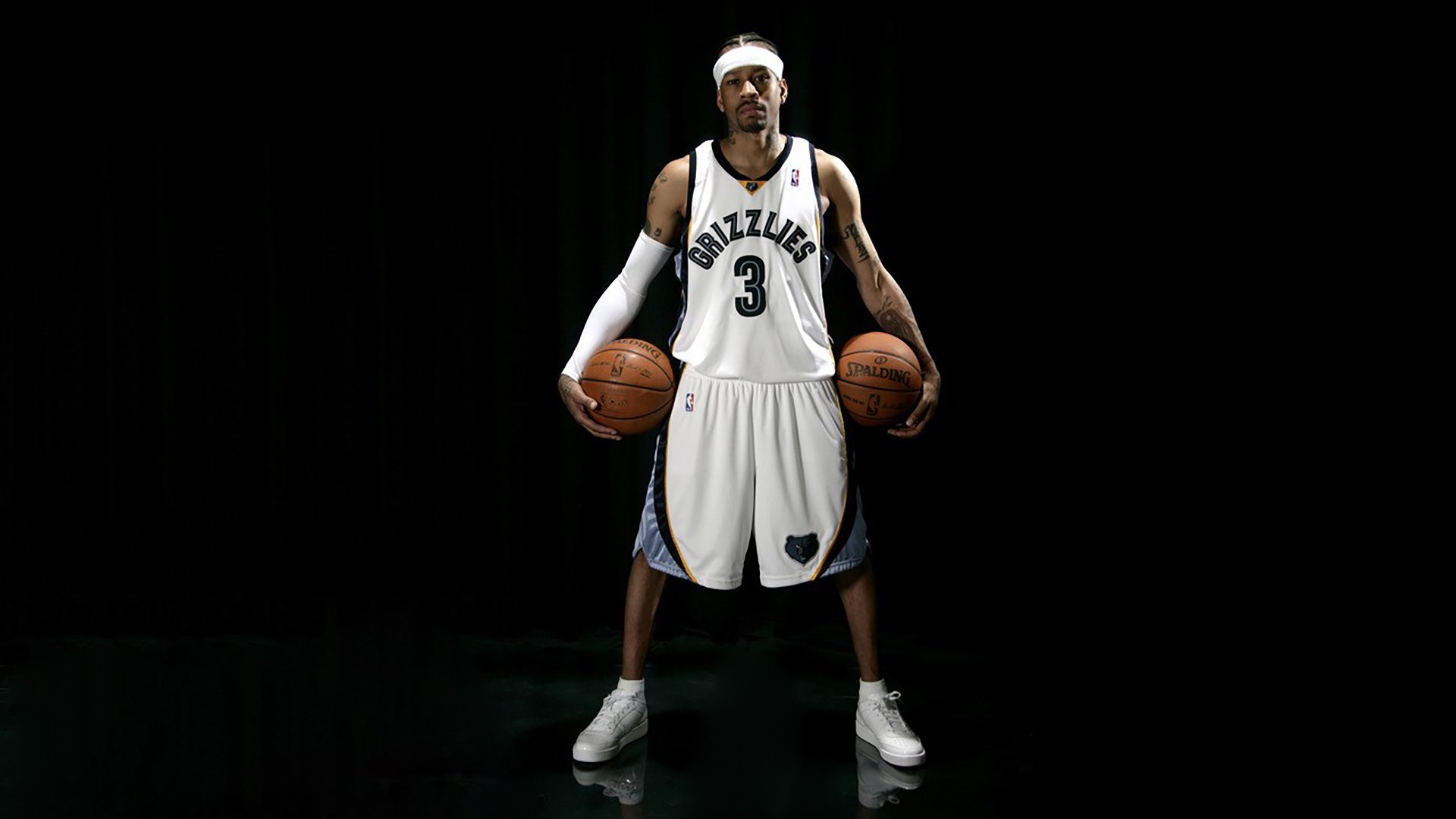 “华金·托比利亚的传球精准度与反应速度，帮助美洲狮队形成强大防线”